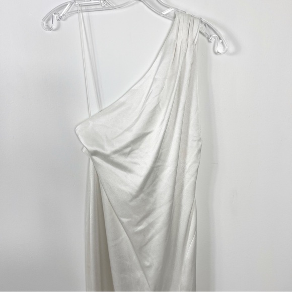 Alice + Olivia Paulette One Shoulder Satin Crepe Fitted Gown 8 NWT Off White - Picture 5 of 15